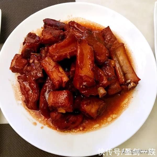 年夜饭菜谱，中国人过年必吃的24道如意菜，寓意阖家团圆美满