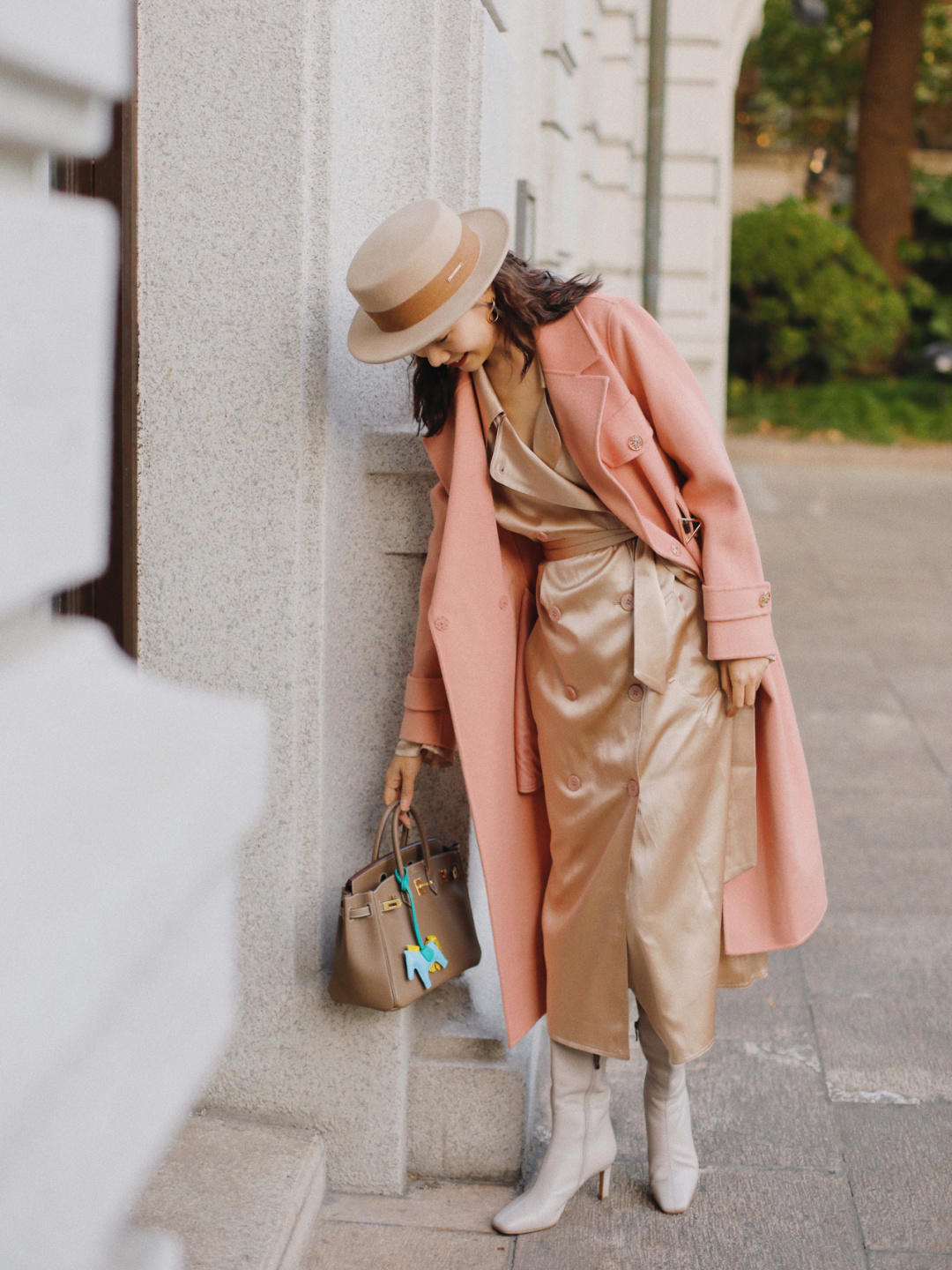 优雅|见过世面的女人,衣橱里都少不了“大衣”,时尚优雅又能提气质