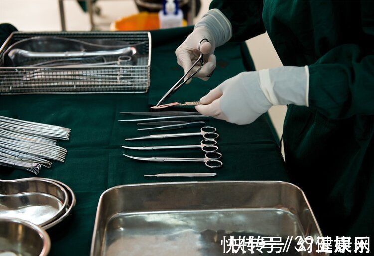 化疗|七旬肿瘤专家患癌,每月化疗8次,临终前遗言:没想到癌症这么痛