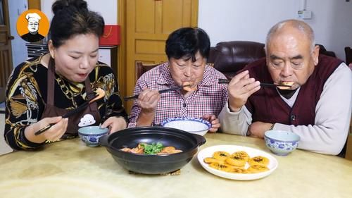 做大虾时，不要直接加水煮，教你正确吃法，虾肉鲜嫩入味超解馋