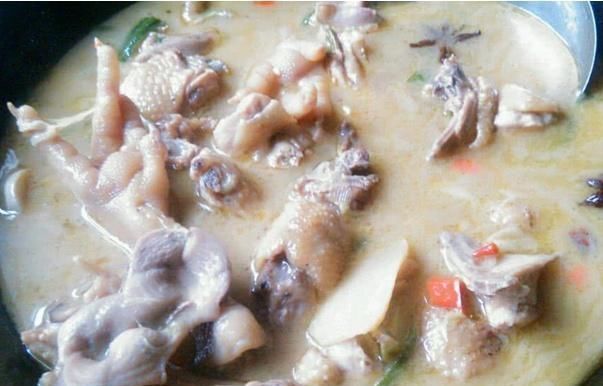 饲料鸡|炖土鸡配料别乱加,少了“这1步”,难怪炖出来没营养,不好喝