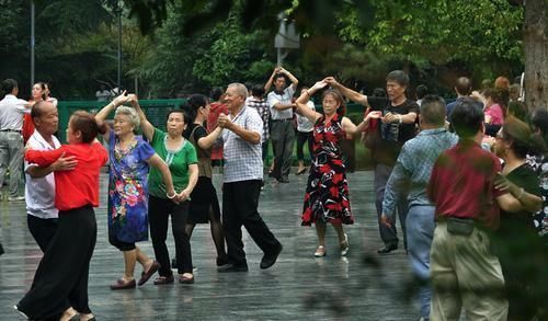 小娟|若家里只有一个女儿,20年后大多要面临这些难题,真的很现实