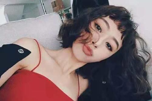 分享六款好看的短卷发，时尚大气灵动感十足，好打理还显脸瘦