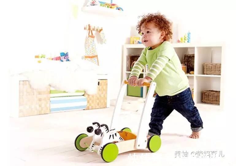 迟缓|8到12个月孩子,家长观察孩子六方面表现,如缺少可能发育迟缓