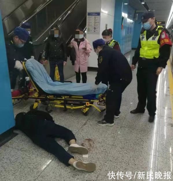 救助|乘客突然晕倒在站台，车站立即展开救助