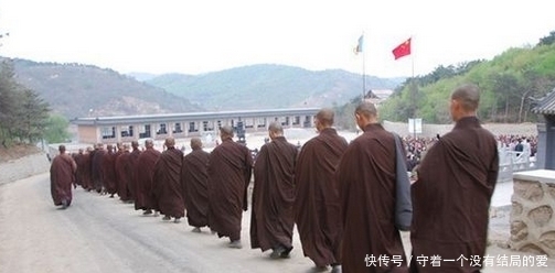 和尚|中国和尚与老挝僧人日常生活对比,差距还真大