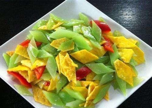 滋补身体|人到中年想长寿,要坚持吃3种食物,营养丰富、滋补身体!