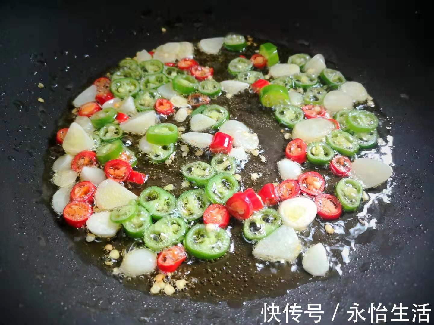 小面姨|夏天黄瓜丝瓜靠边站,多吃这瓜,明目解暑降三高,中老年人要多吃