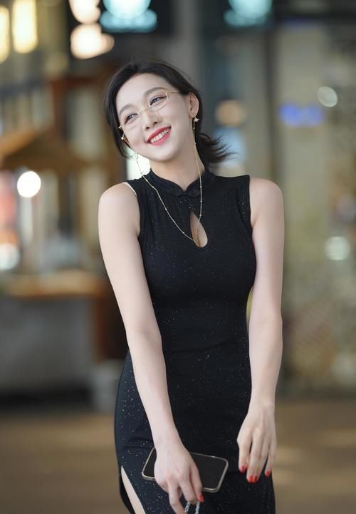 小姐姐 对有颜值、有气质的女人来说,不仅穿得很漂亮,而且特别会搭配