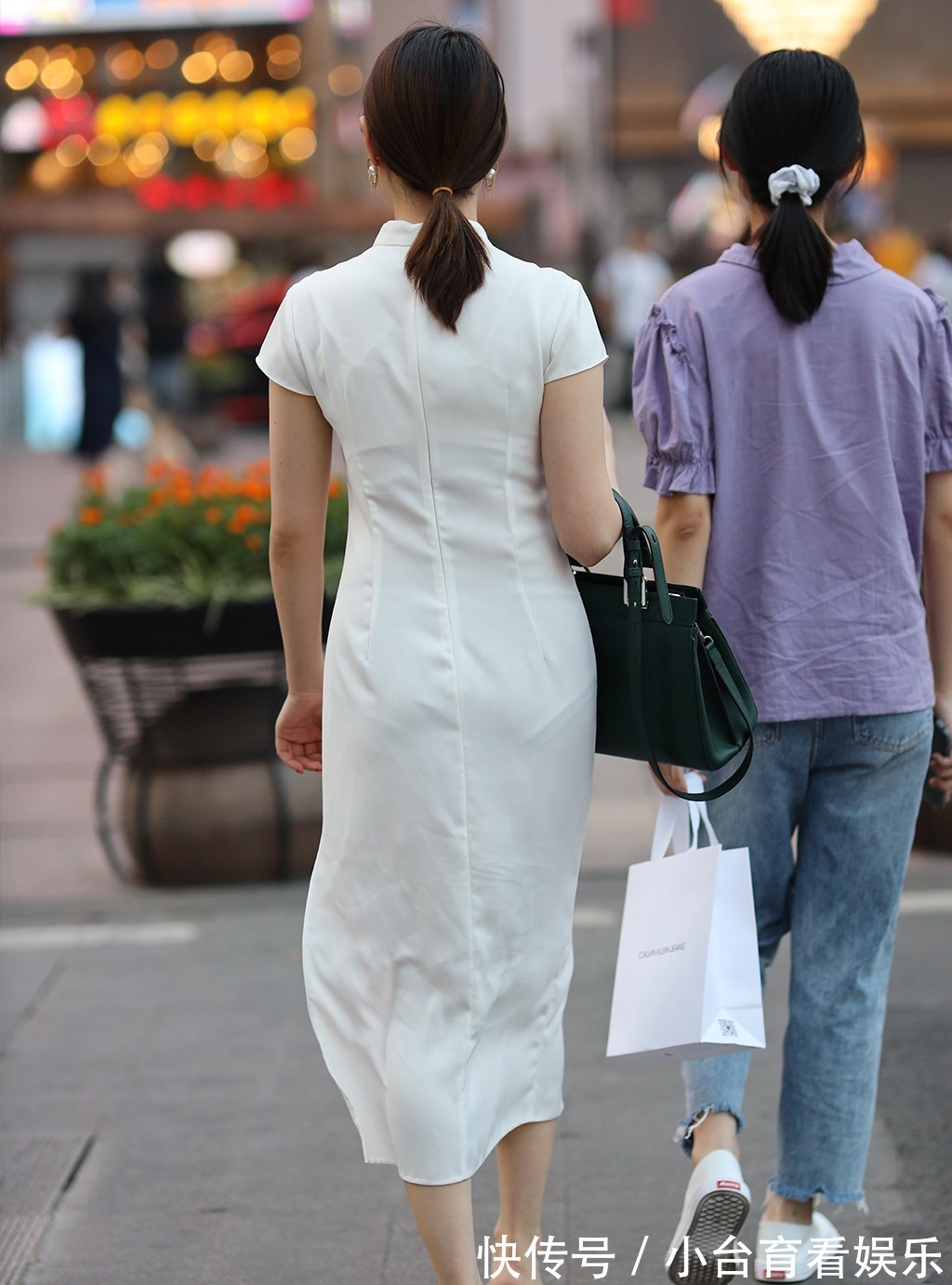 夏季|夏季改良版的旗袍，依然展现出优雅又婀娜的美，气质温婉美丽大方