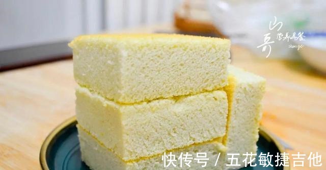 白醋|烘焙新手也能1遍成功的简易版抹茶蛋糕,步骤详细,做法超级简单!