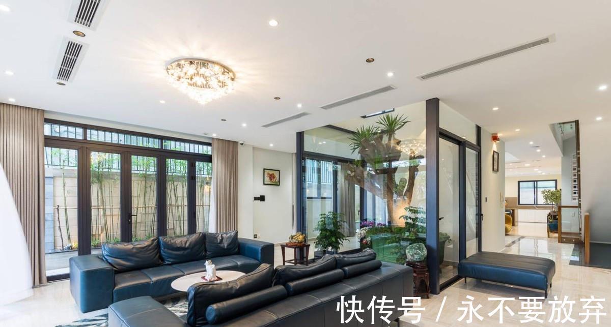 花园|父母理想豪宅来了!300㎡带电梯带花园,露台还能种菜棒极了