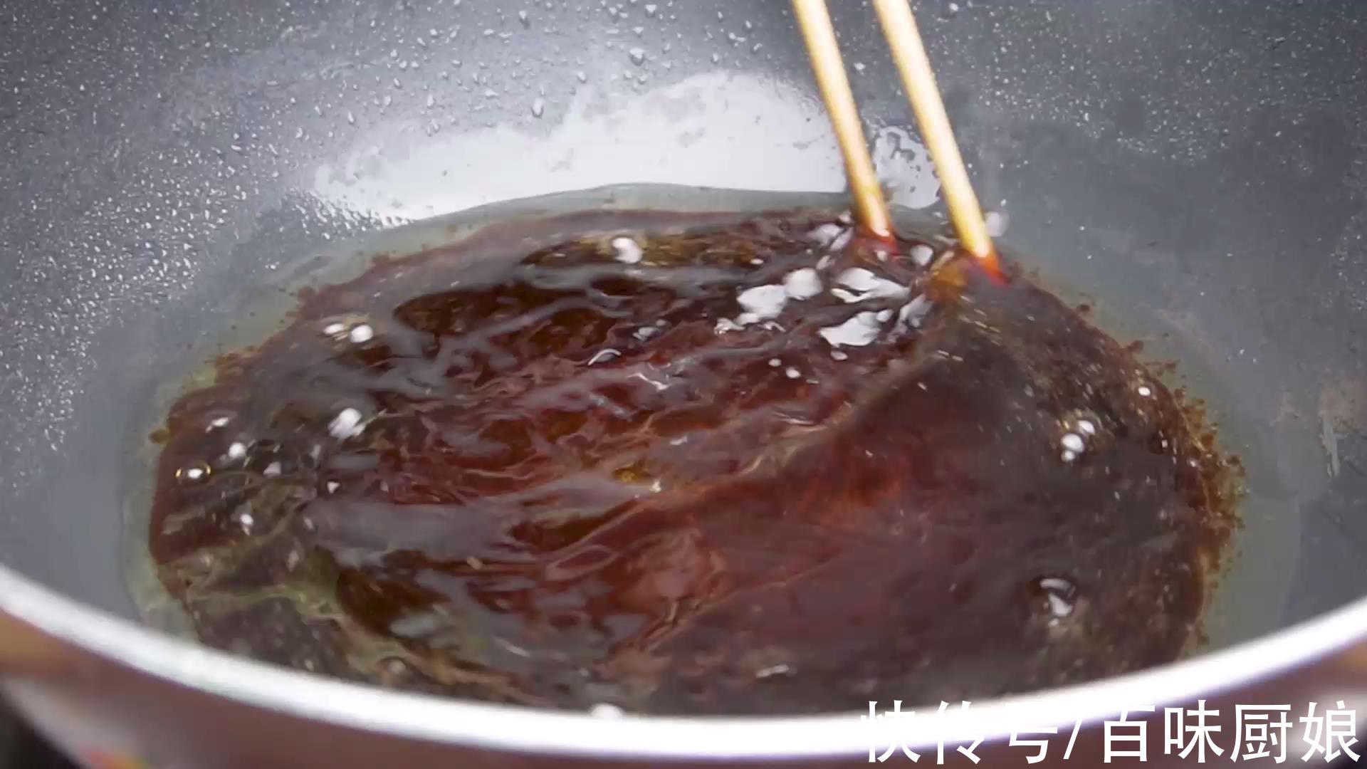 面条这样做,加葱花一点缀,简单又美味,一点也不比饭店做的差