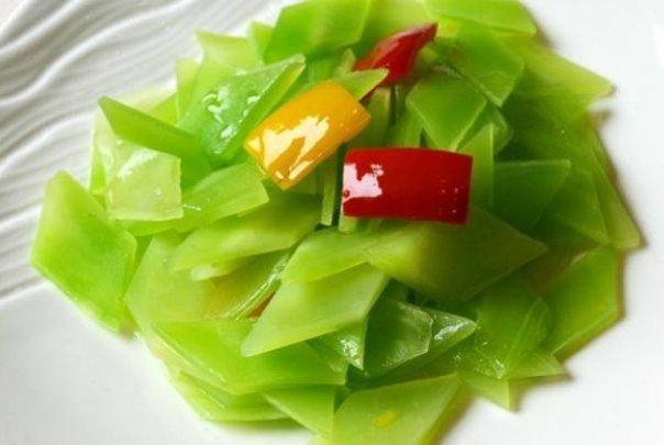 莴笋片|炒莴笋多加关键一步，保证莴笋鲜嫩入味，清脆又爽口，比肉好吃