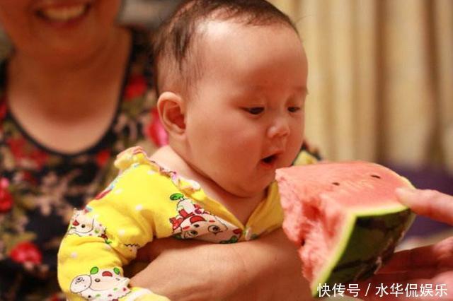 孩子|孩子1岁前不要吃这3种水果,对宝宝健康影响大,父母别大意