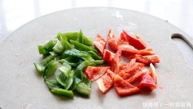 年糕这样炒超级美味快手,一顿两碗不够吃!吃了还想吃!