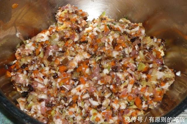 饺子馆老板说漏嘴饺子馅里加“一勺它”,鲜嫩多汁,回回不够吃