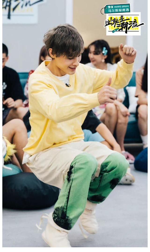 利路|利路修一口气换了6套衣服，不愧是衣架子，哪套都好看，你们更喜欢哪套呢？