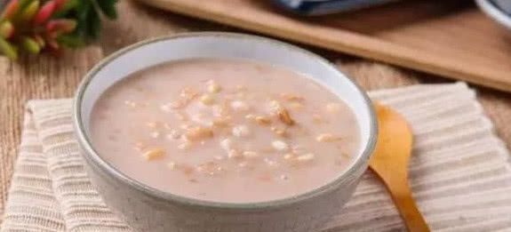 肚子|女生肚子上有赘肉早上“空腹”吃几个，肠胃更干净，大肚子没了