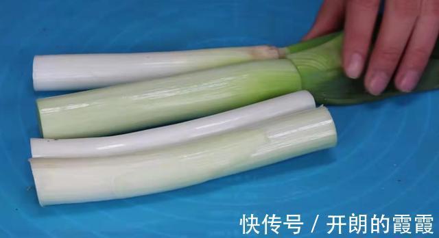 大葱最实用的3种保存方法,放一个月和新买的一样,不干也不空心