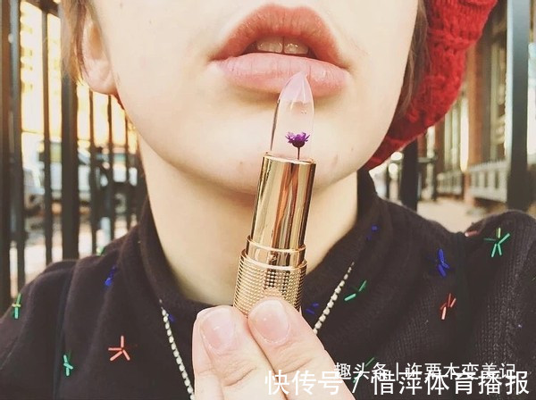 唇色 涂口红前需要先涂润唇膏吗?多数人都搞错了,难怪唇色悄悄变深了