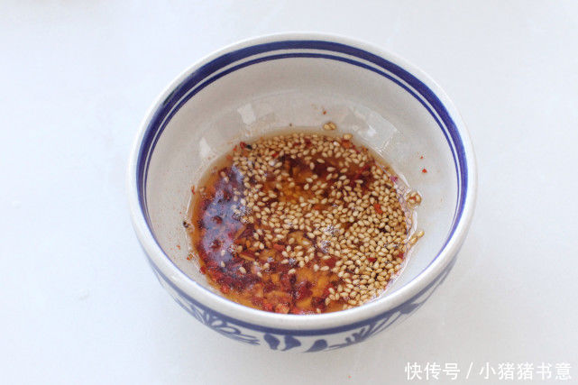 苦菊|鸡胸肉拌着吃，爽口开胃清香无比，高蛋白低脂肪减肥期也毫无负担