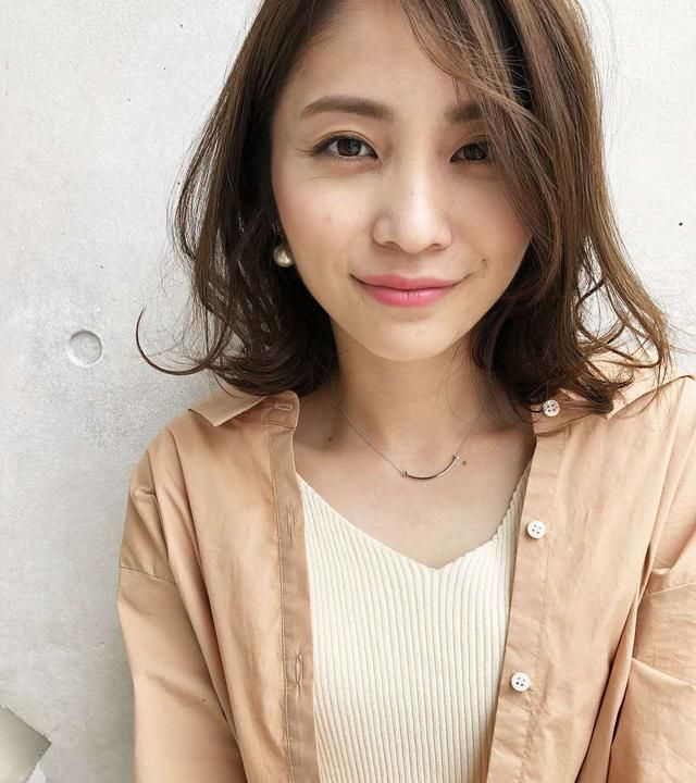 适合五十岁女人的减龄发型，时尚洋气又接地气，好打理又有女人味