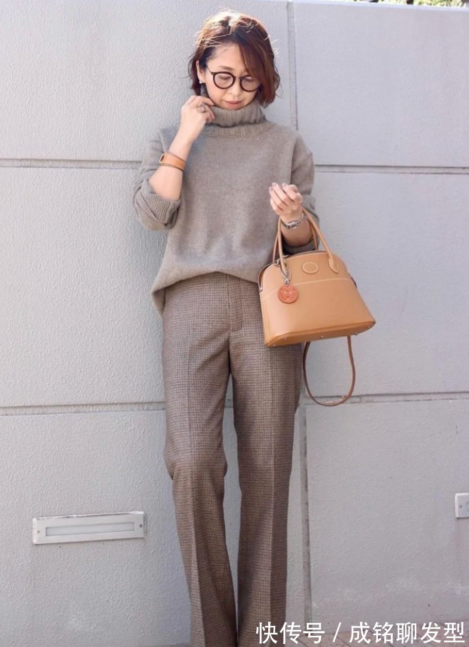 穿搭|四五十岁的女人,建议学一下这几种基础款穿搭,不掉档次又显气质