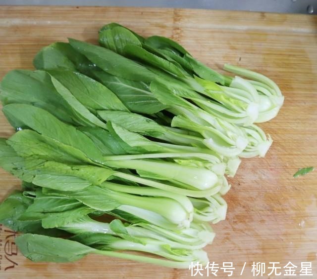 准备料汁|蚝油香菇青菜,鲜香味美,经典家常宴客菜!