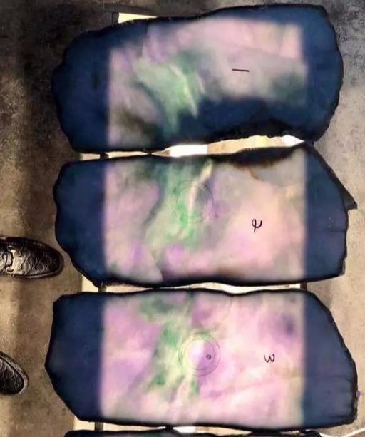  翡翠|117公斤巨型原石，足足切出28片春带彩翡翠，放眼望去