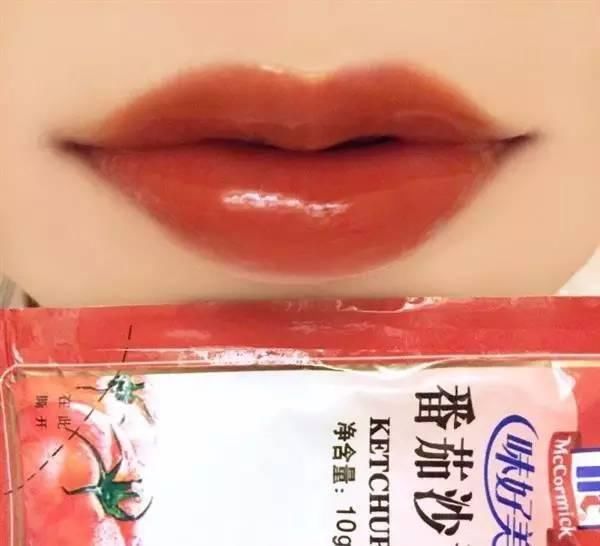 番茄酱|天啦这个妹子腻害了，用食物来化妆！效果竟然。。