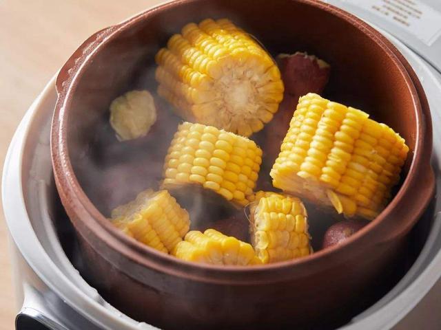 米饭|吃了易发胖的主食，米饭并非榜首，若你爱吃，体重或许“蹭蹭涨”