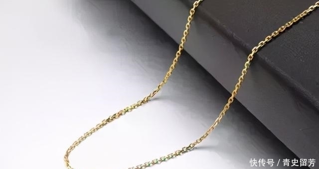 手腕 热门项链和手链样式科普:肖邦链、蛇骨链、凤尾链