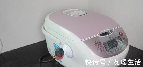 吸盘挂钩上粘个瓶盖真厉害, 一年能省下不少钱, 早点知道就好了