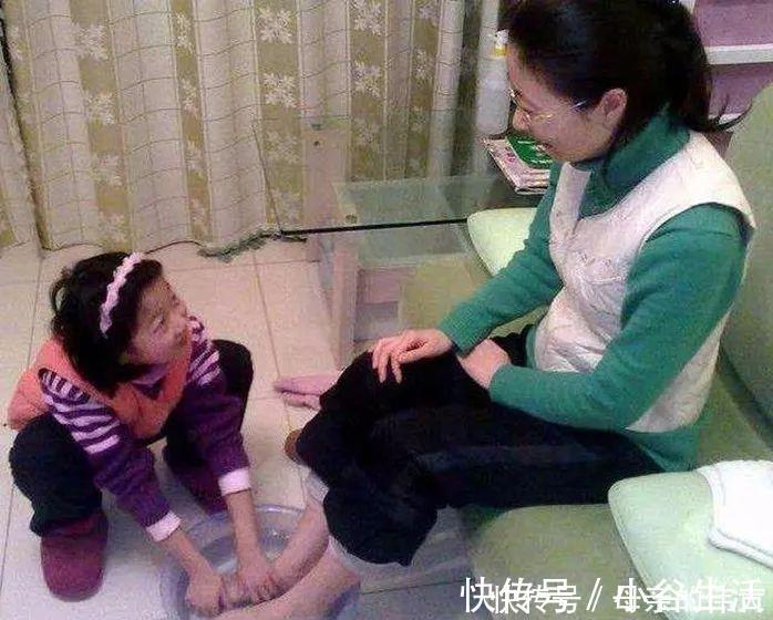 楠楠|辈分小有多无奈？25岁外甥女接3岁舅舅放学，门卫：换妈了？