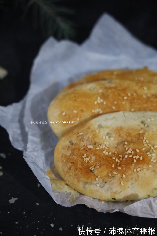 葱花酥饼|葱花酥饼这样做真好吃,老妈的独家做法,做法简单,一学就会