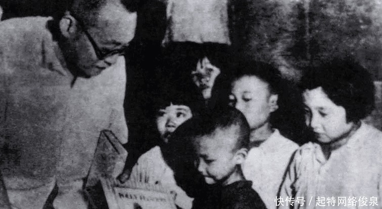 陶行知|陶行知在燕子矶头立了两块碑,一块石碑一块木碑,拯救了无数人