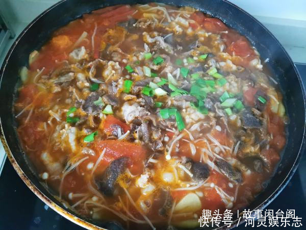 番茄土豆肥牛锅的做|寒冬来袭多给孩子做的菜,常吃促进孩子骨骼发育,健脑益智