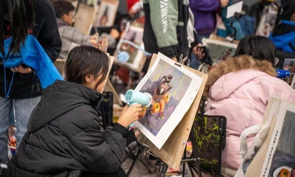 抽象派&“栽”在美术生手里的明星：王一博画风清奇，邓紫棋成“抽象派”