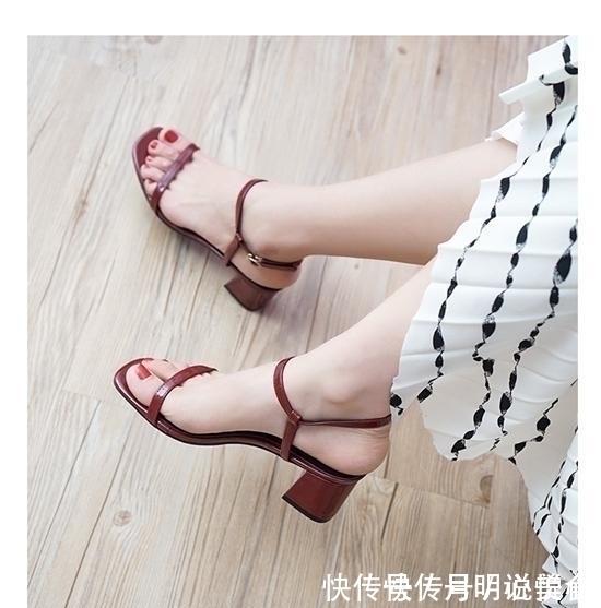 凉鞋 一字带高跟凉鞋,让你的脚踝看上去更有线条感