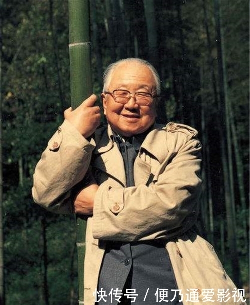 究竟|启功题写报头，被质疑“写错字”，换成印刷体，究竟是谁没文化？