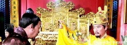 导致|他登基后借口两谋反案，骁勇善战将领杀戮一空，导致孙子皇位不保！