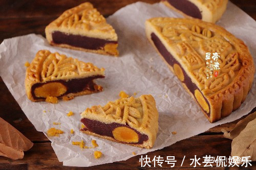 低筋面粉|一斤多重的月饼有六个蛋黄,没等回油,就被抢走吃掉,有那么馋吗