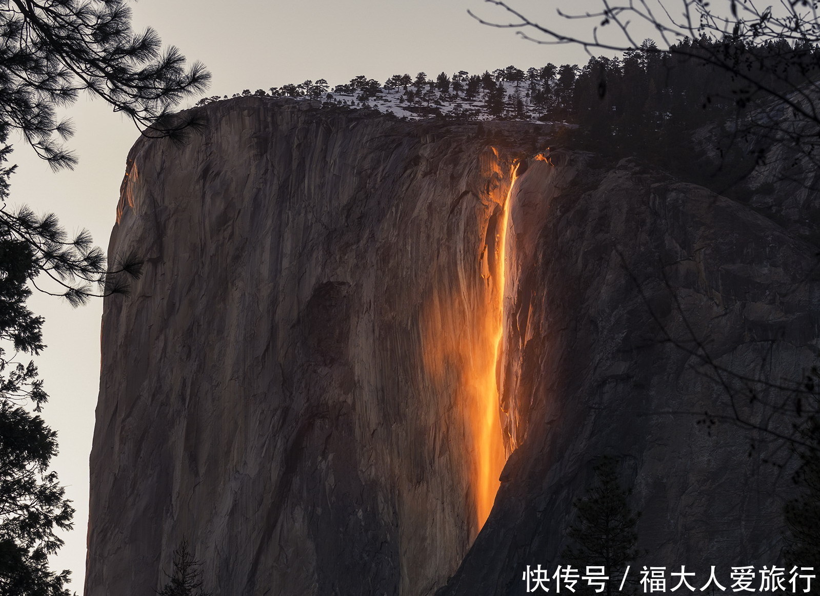 摄影师|美国国家公园“火瀑布”又爆发了，形如岩浆倾泻奇观仅几天可见