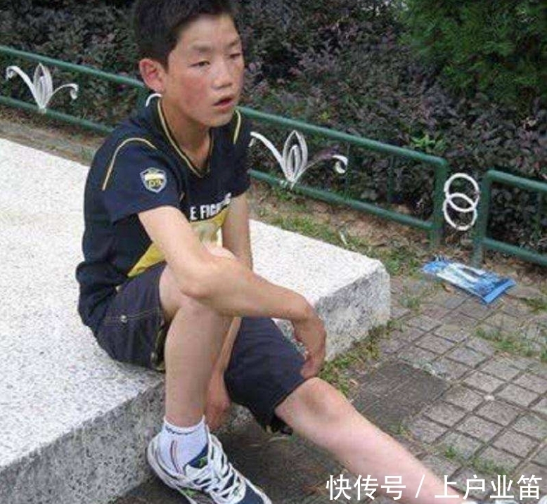 《变形记》最清醒的农村娃，赢了“富人游戏”，考国防生当上排长