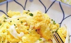 后厨老师傅：炒鸡蛋时，很多人跳过了“这一步”，难怪鸡蛋不好吃