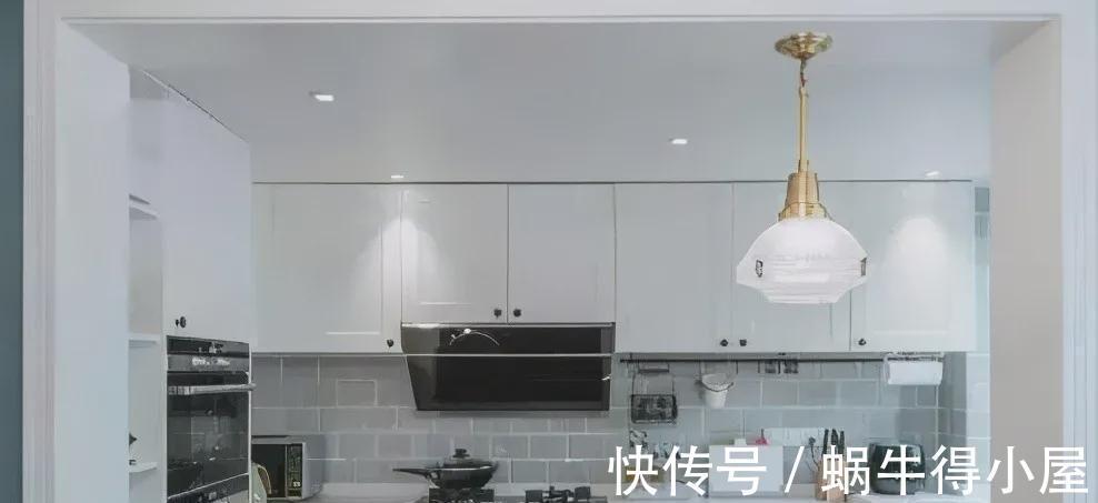 抽屉|110平新房装修超漂亮,头次见阳台隔断这样设计,卧室收纳最明智