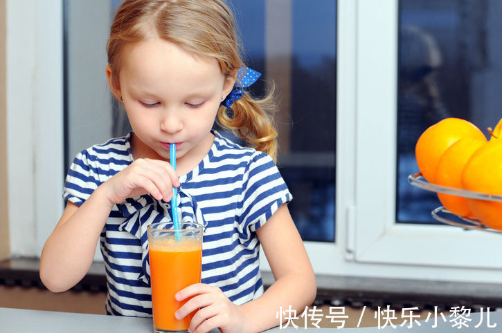 孩子|七岁男孩吹风扇导致面瘫,夏天家长5个错误降温动作,害娃不浅