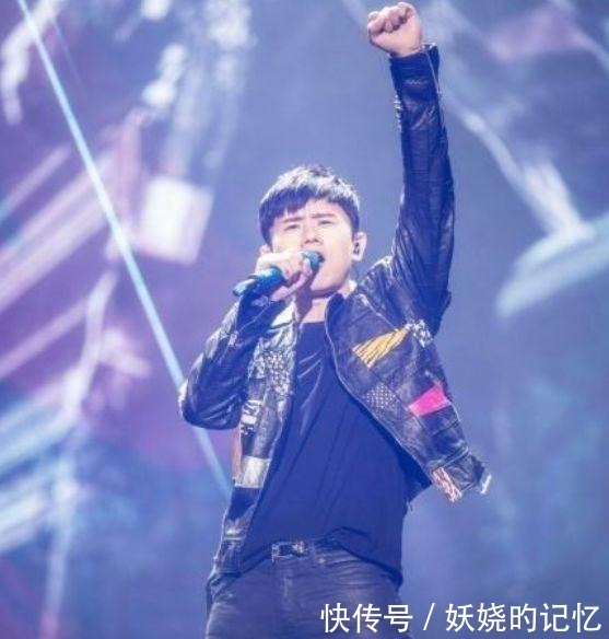 |陈小春演唱会,采儿台下搞笑,张杰演唱会,谢娜比采儿更厉害