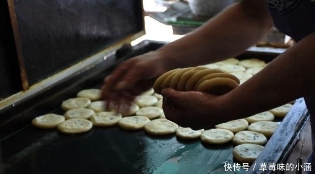  制作|绿豆饼是常见的食物，你知道哪里最正宗吗